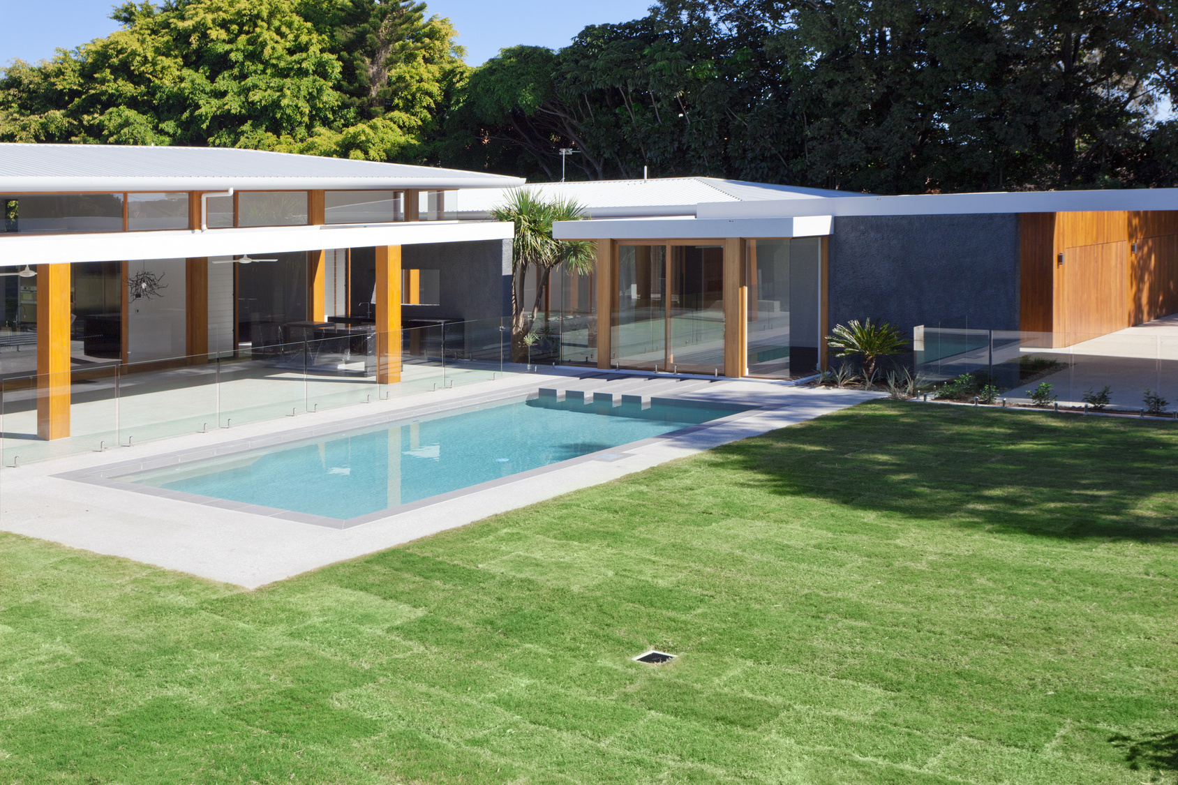 Choosing the Best Pool Fencing for Private and Safe Pools