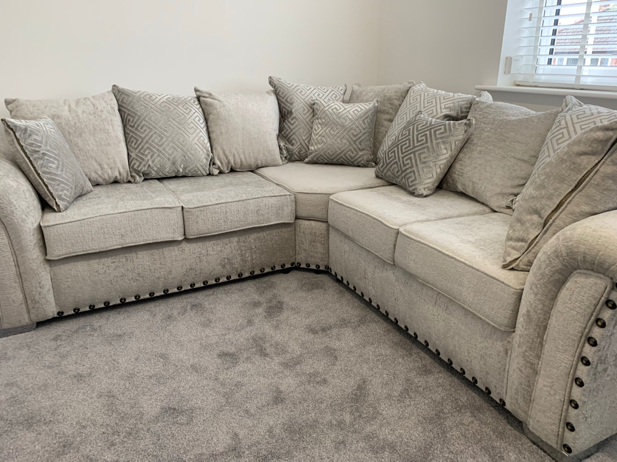 Fabric Sofas Market Share, Revenue and Growth Analysis Report Till 2030 | Value Market Research