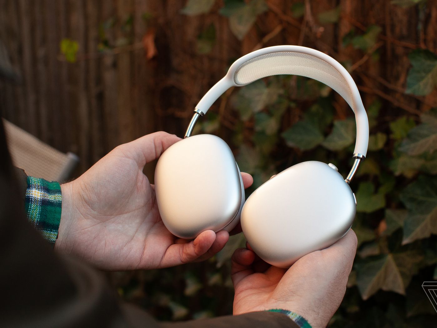 Noise Cancelling Headphones Market Trends, Share & Forecast Report to 2028