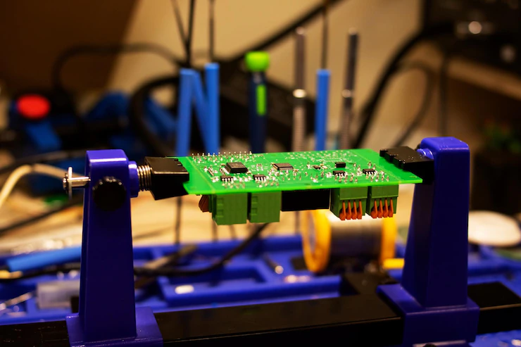 Understand the PCB manufacturing process in detail