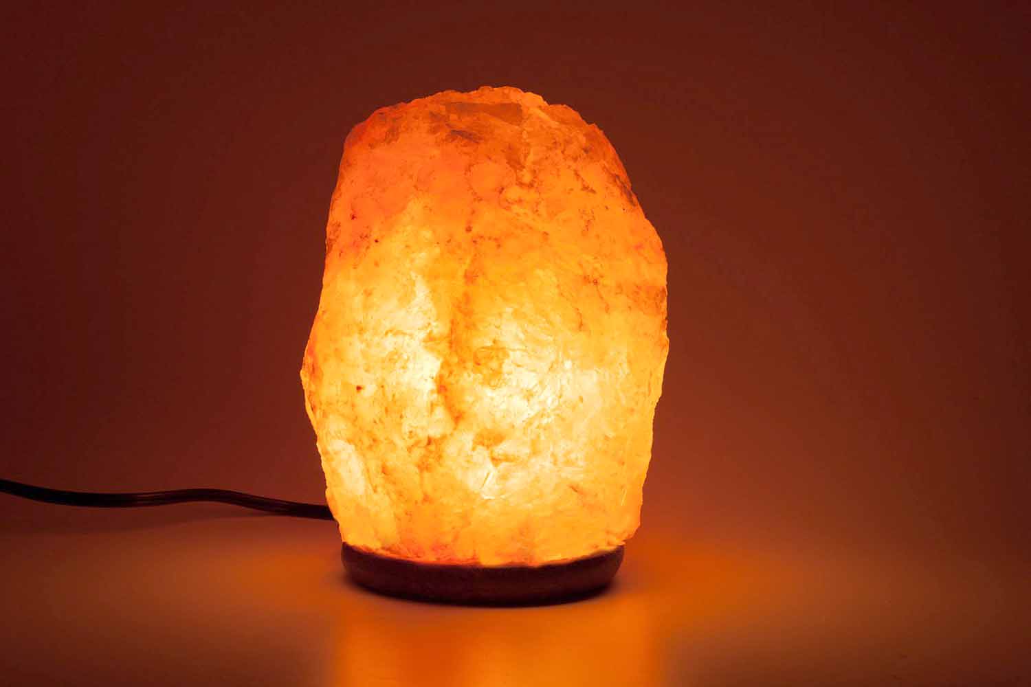 Science Behind The Himalayan Salt Lamp: What Does It Do?