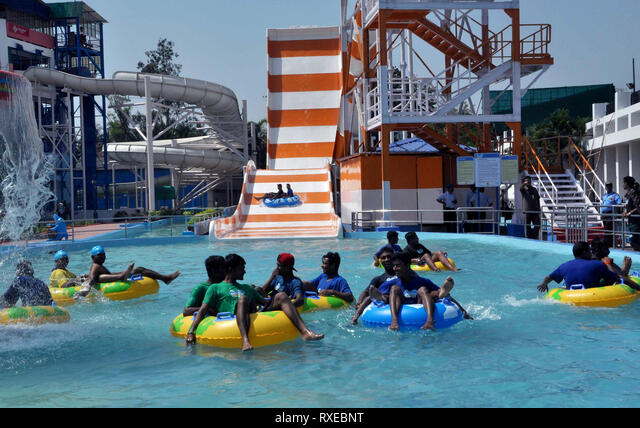 How to have the best family fun and adventure in the Water Park and Fresno area at Clovis Slide?