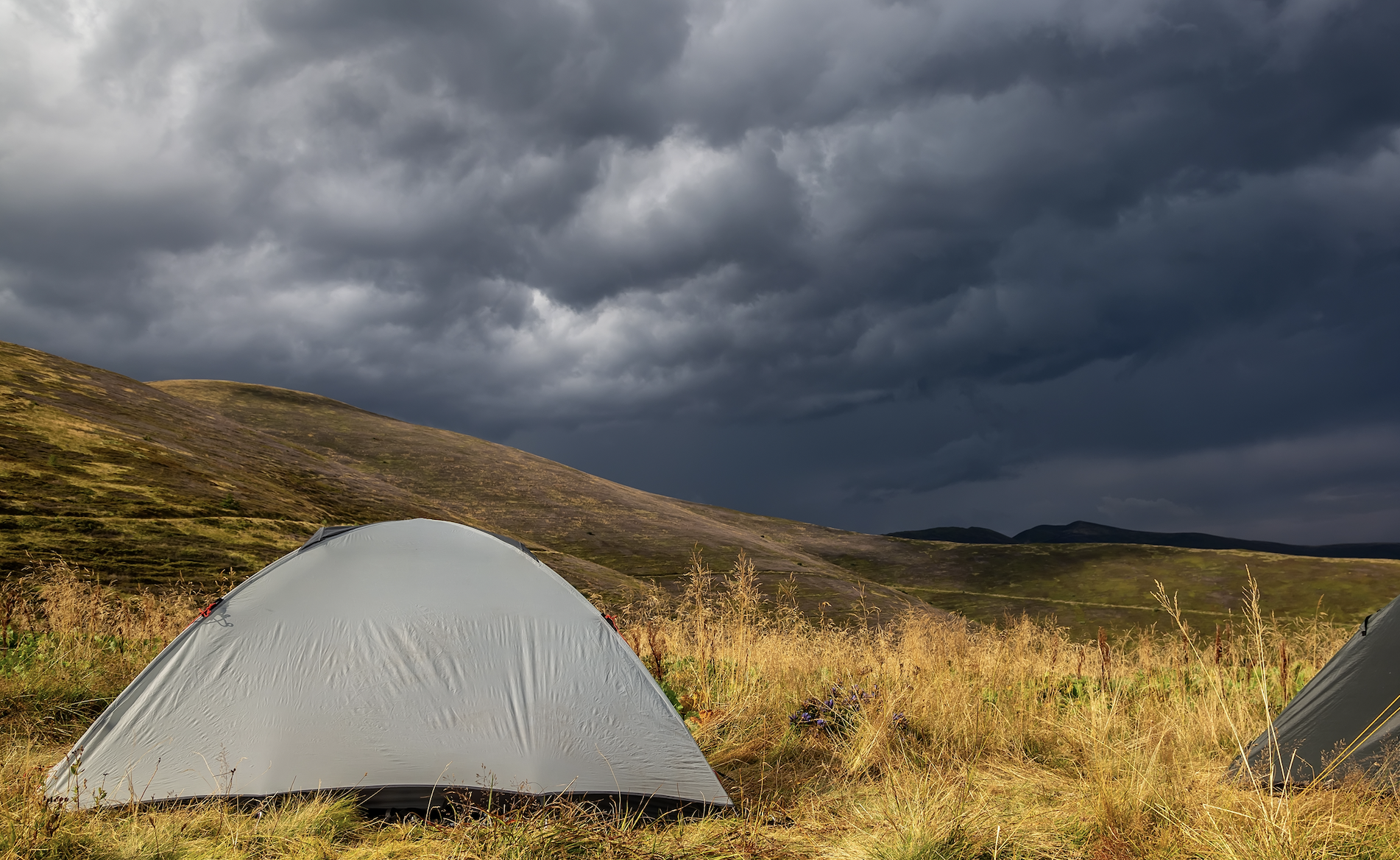 9 Amazing Tips To Set Up A Tent In The Rain