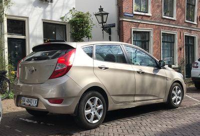 Finding a Budget Car For Rent With Driver In Indore?