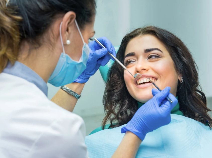 The Pros and Cons of Choosing Between Cosmetic & General Dentistry