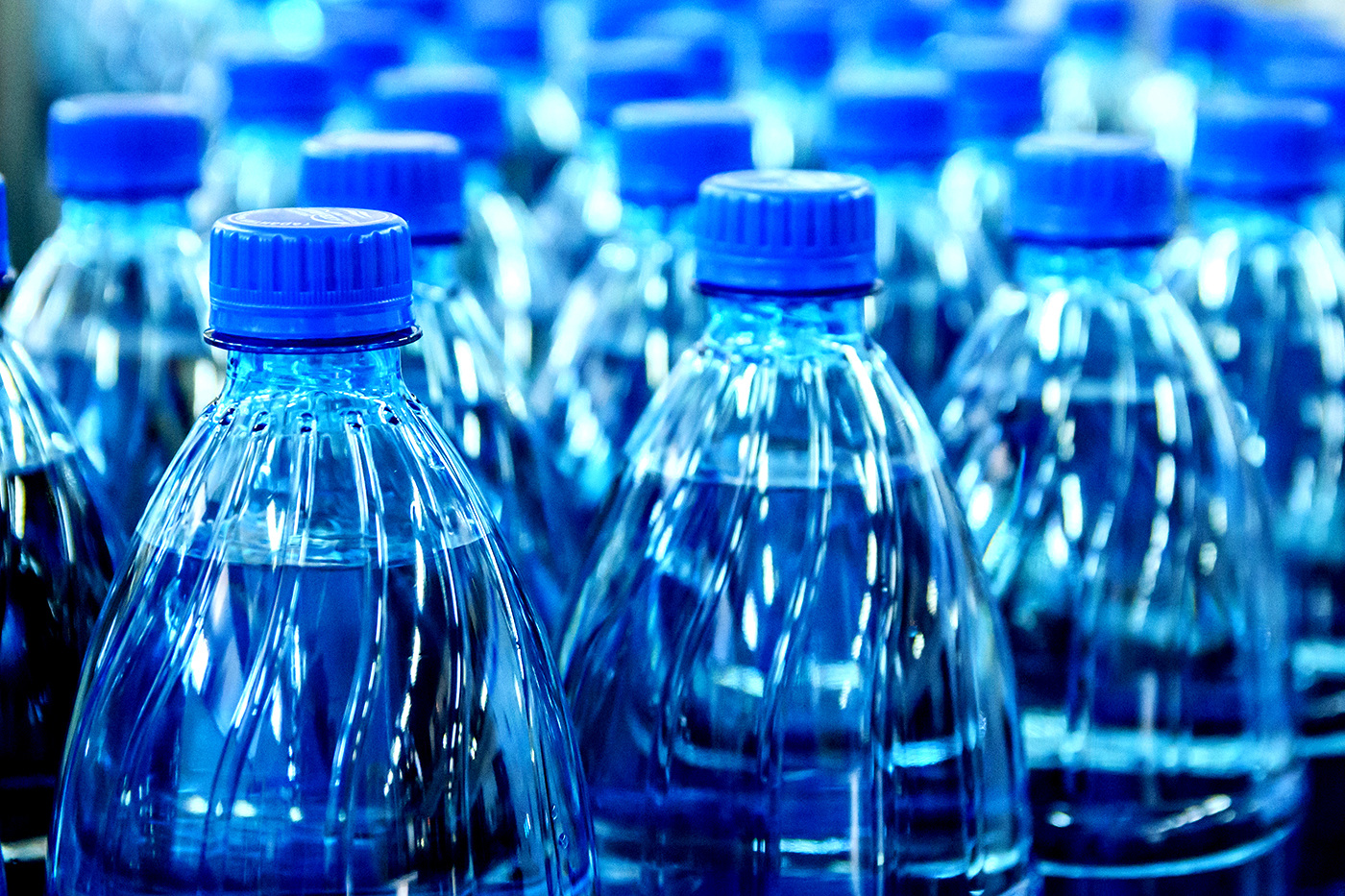  Sustainable Sips: Balancing Environmental Consciousness in the U.S. Bottled Water Industry