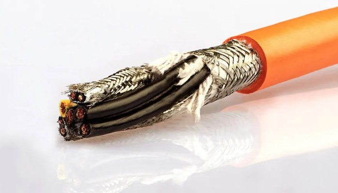 Manipulación e Instalación de Cables Blindados