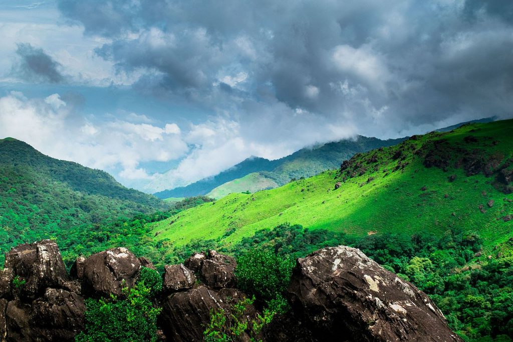 What are the best places to visit in and around Bangalore?