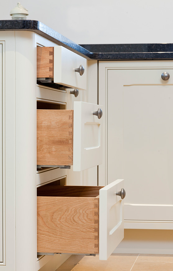 Bespoke dovetail drawers – Classic Bespoke