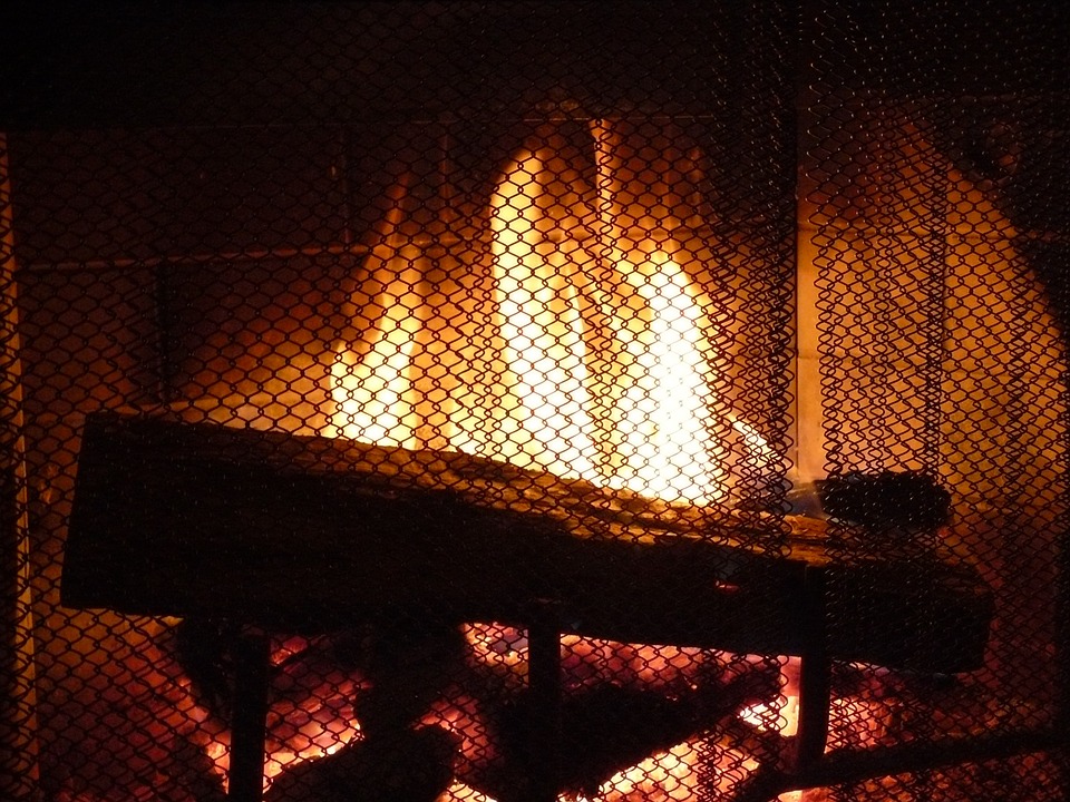 10 Benefits of Using Wood for Heating