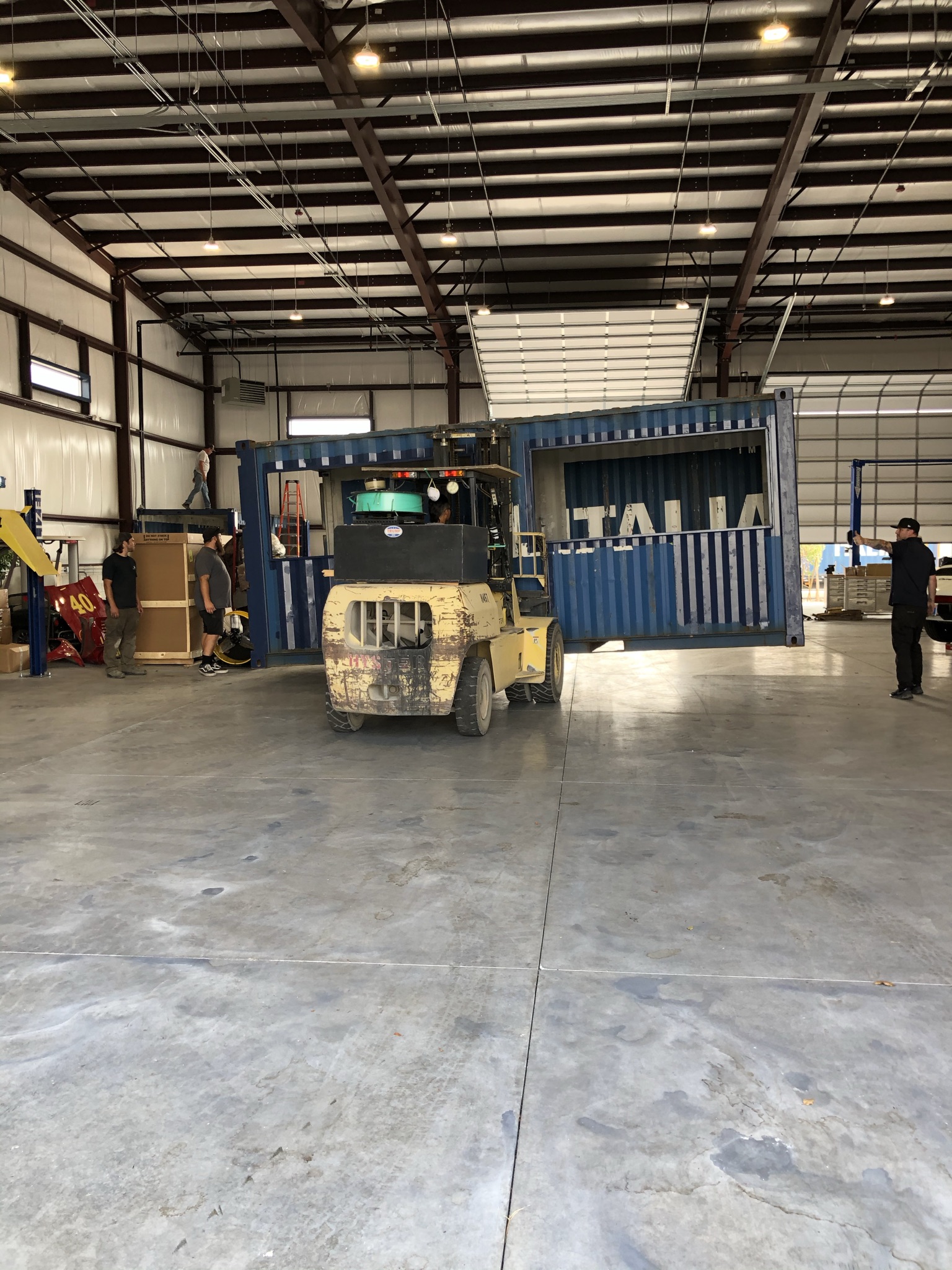 Are You Changing House Or Want To Ship Your Stuff?