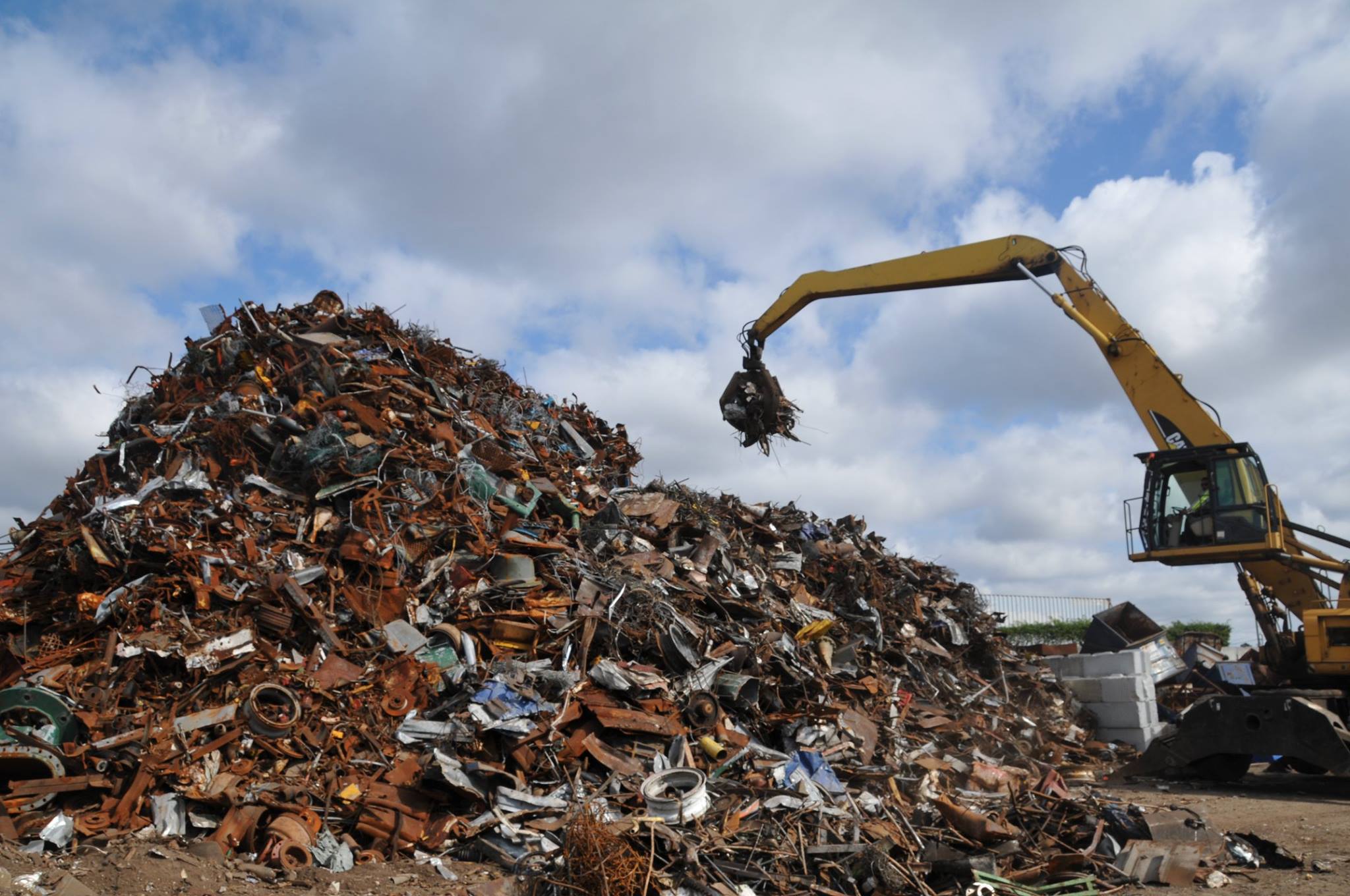 How To Choose The Right Metal Recycler: 5 Expert Tips