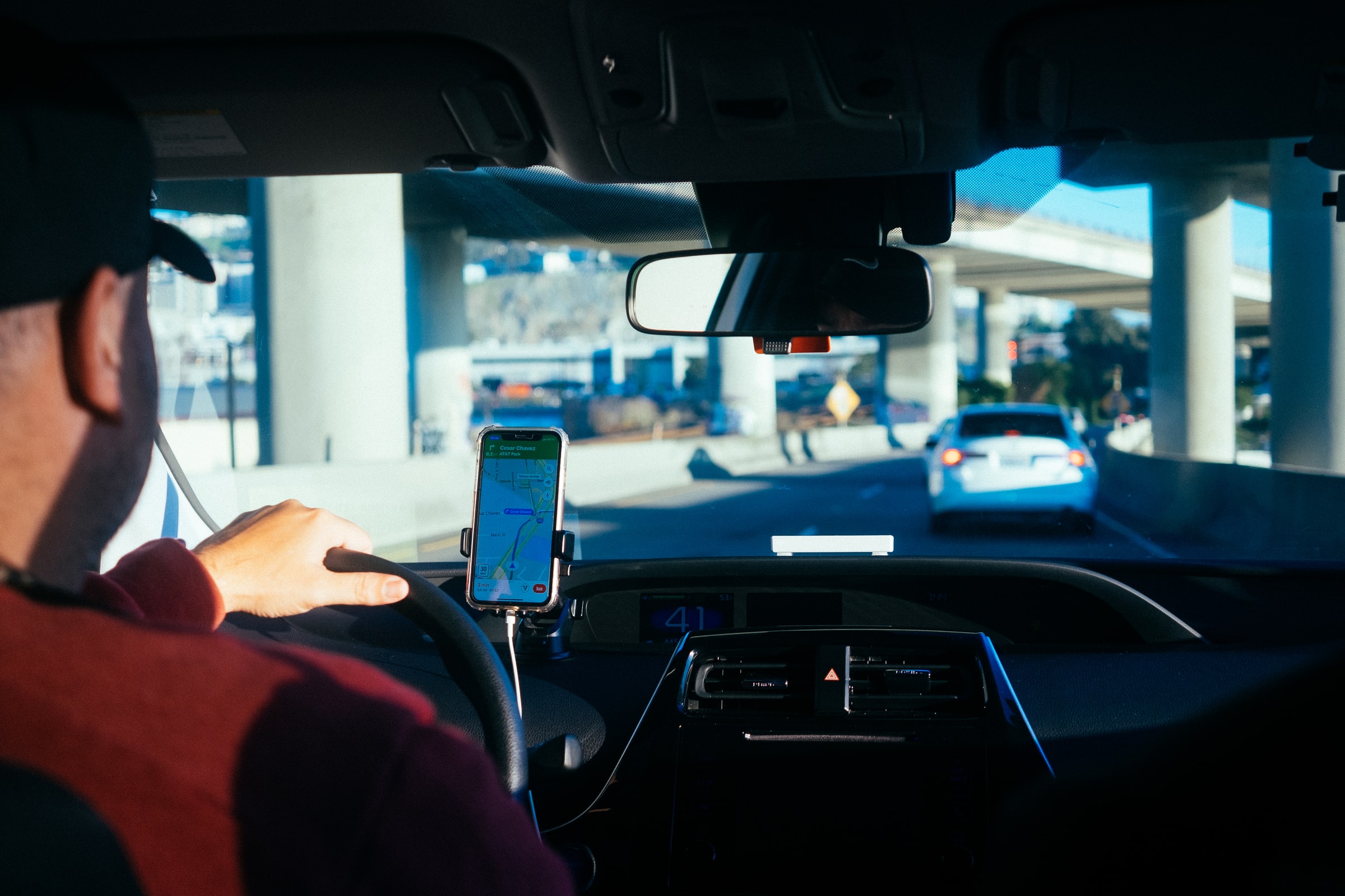 Don't Be Intexticated While Driving; 10 Signs You Are Intexticated and How to Avoid This