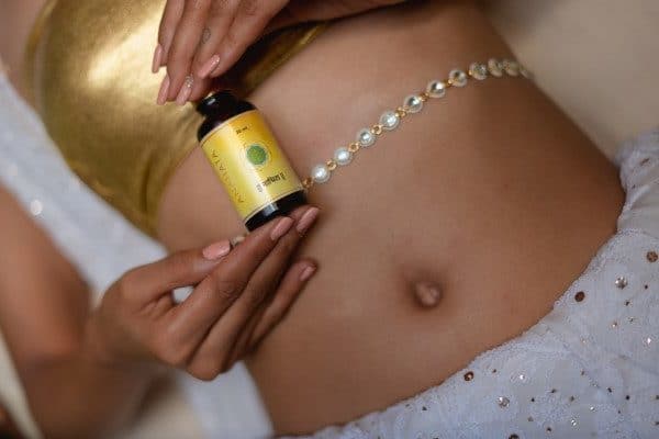 Benefits of oiling your belly button