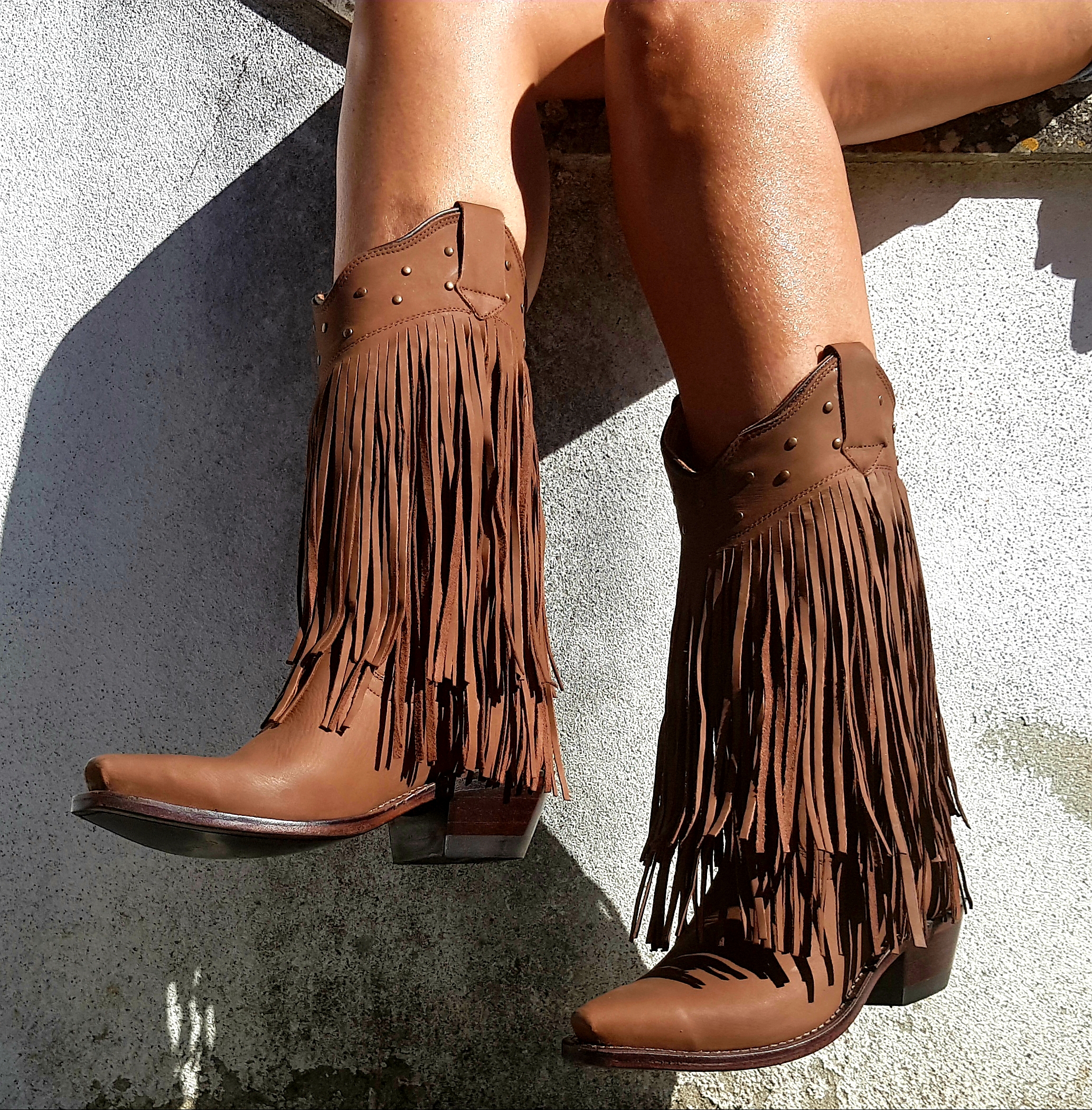 Conheça a verdadeira coleção de botas de mulher em pele com franjas em portugal