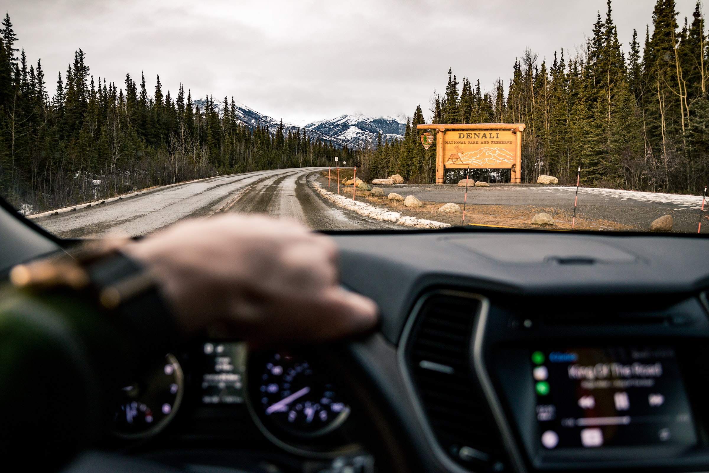 Tips on driving in snowy conditions: Don't let a snowstorm ruin your winter travel plans