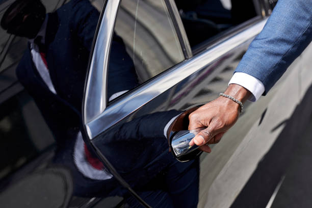 4 Tips for Choosing Professional Chauffeurs 