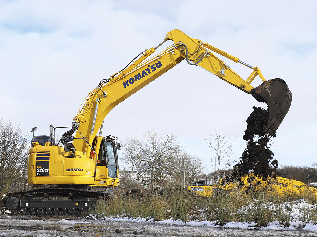 How to Determine the Right Excavator Hire Size for Your Job? 