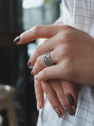 How to look amazing with silver jewellery and silver accessories