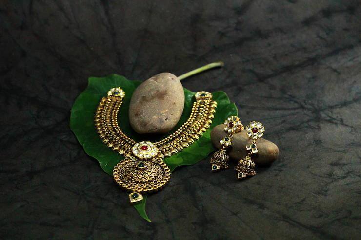 Tips on how to wear temple jewellery like a pro 