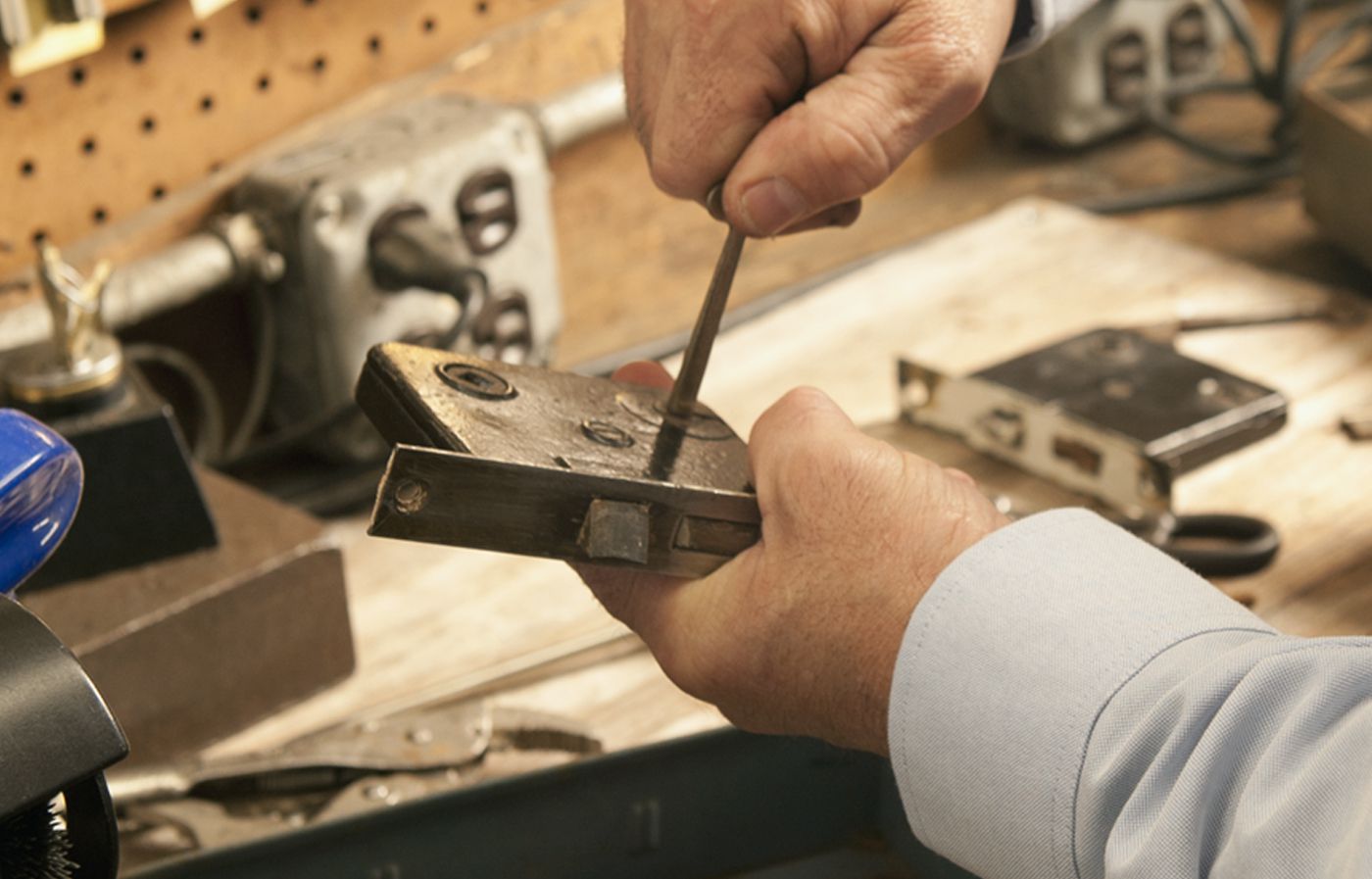 5 signs that it's time to change your Door Locks 