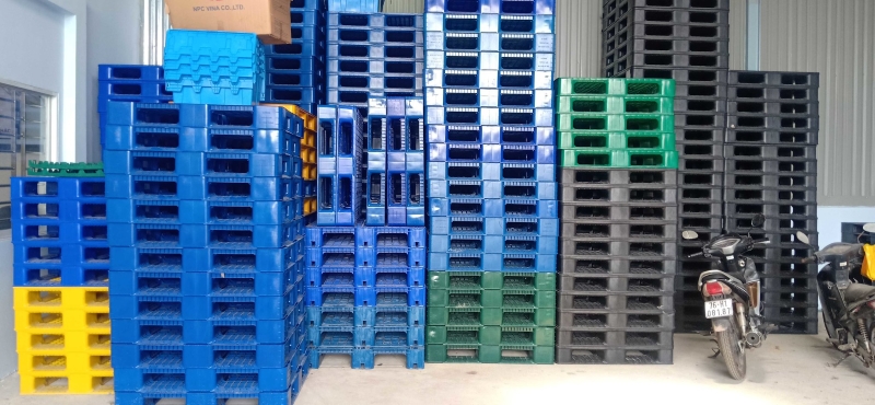 Kích thước các loại pallet nhựa cần biết trong vận chuyển hàng