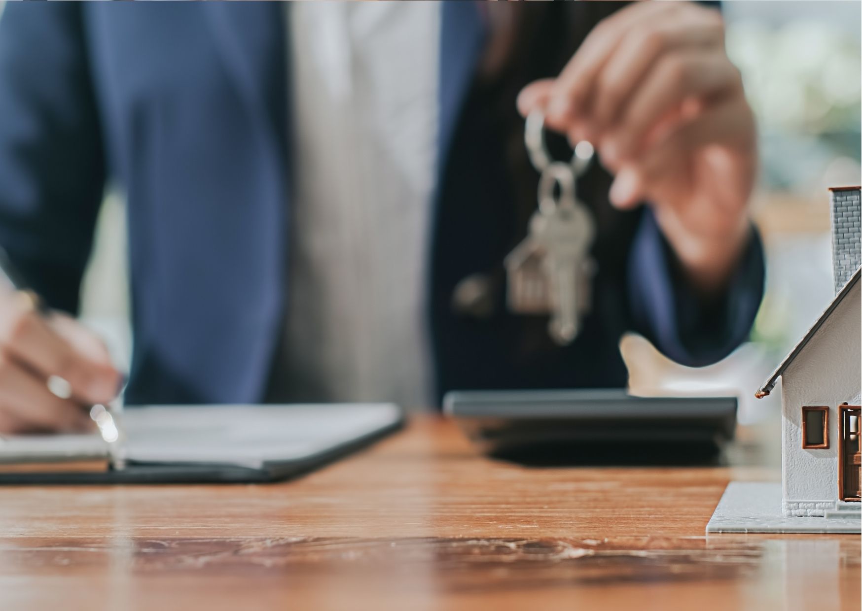 What Are the Benefits of Enrolling in a Mortgage Broker Course?