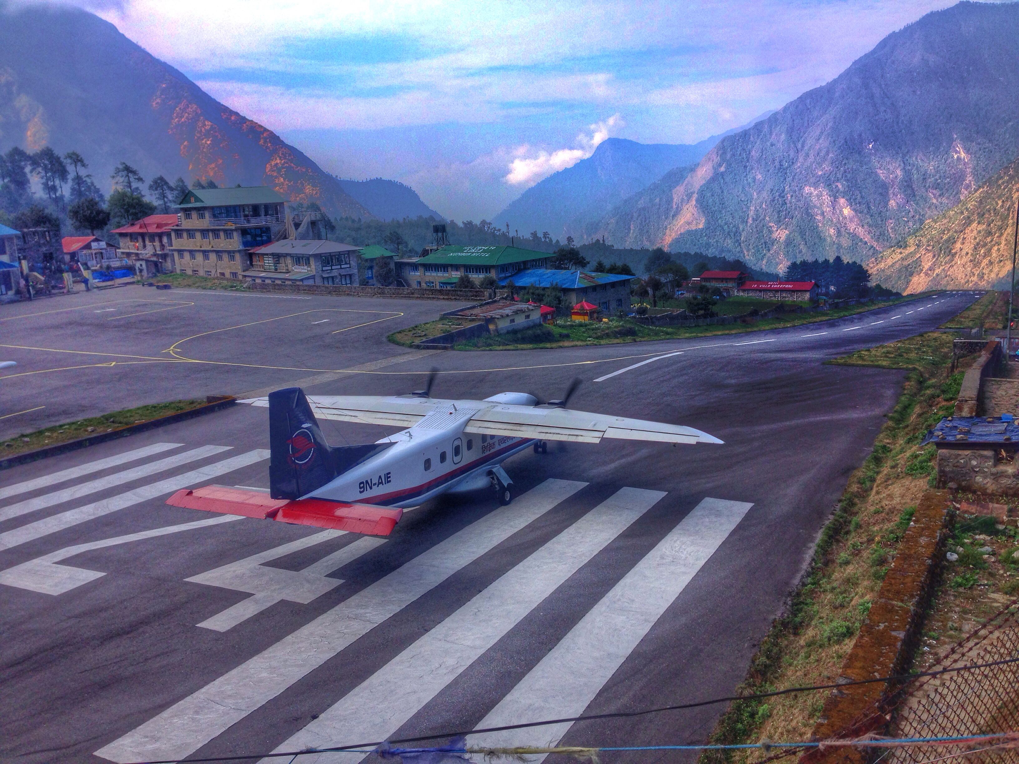 TOP 10 DANGEROUS AIRPORTS IN THE WORLD