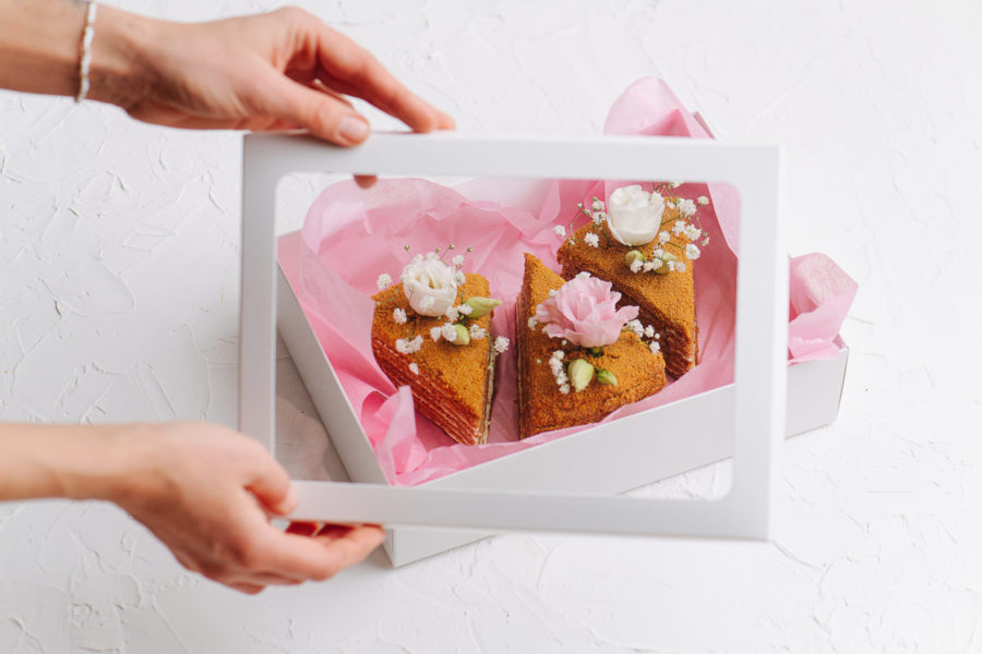 הרבגוניות של קופסאות עוגות