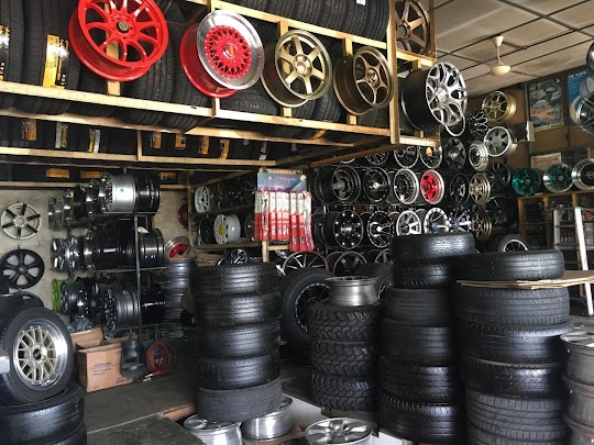 Looking to buy tyres or service your car in Wetherill Park? 