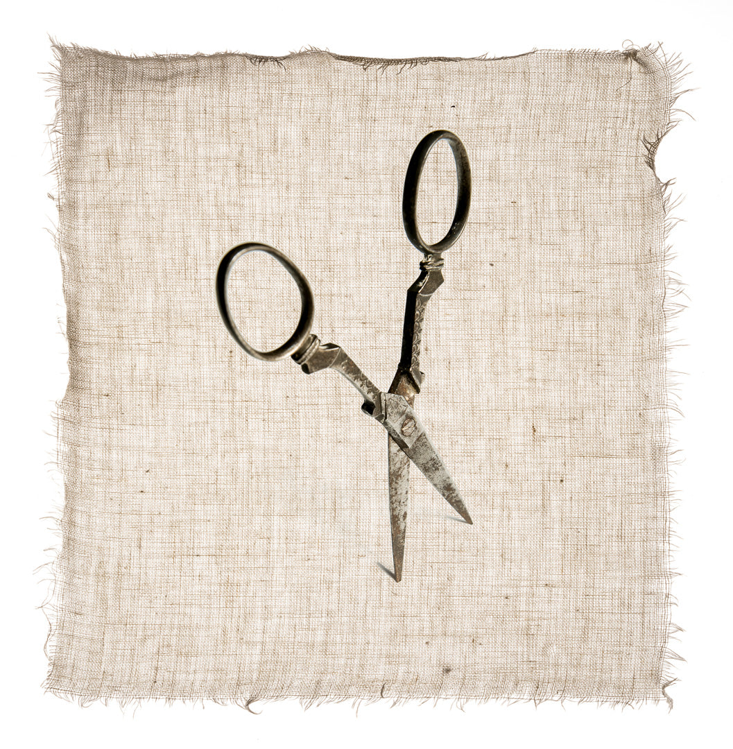 What Makes Vintage Wooden Sewing Tools So Valuable Today