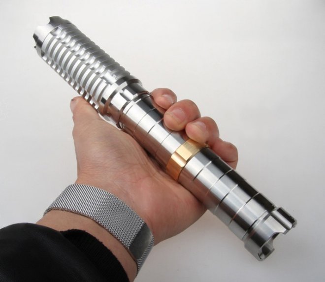 Laser pointer 30000mw benefits powerful