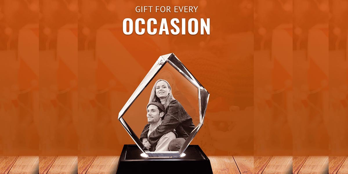 Enhance Your Memories with a Stunning 3D Photo Crystal and LED Light Base
