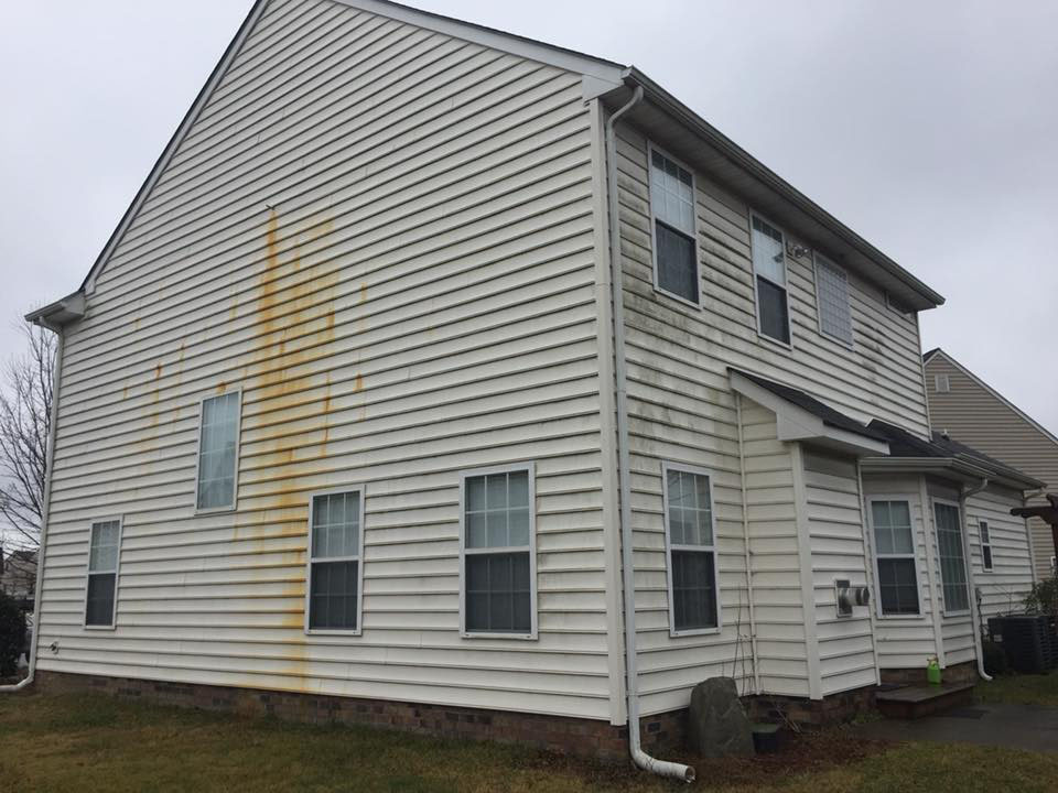 Why Power Washing Is Essential for Roof, Siding, and Window Maintenance