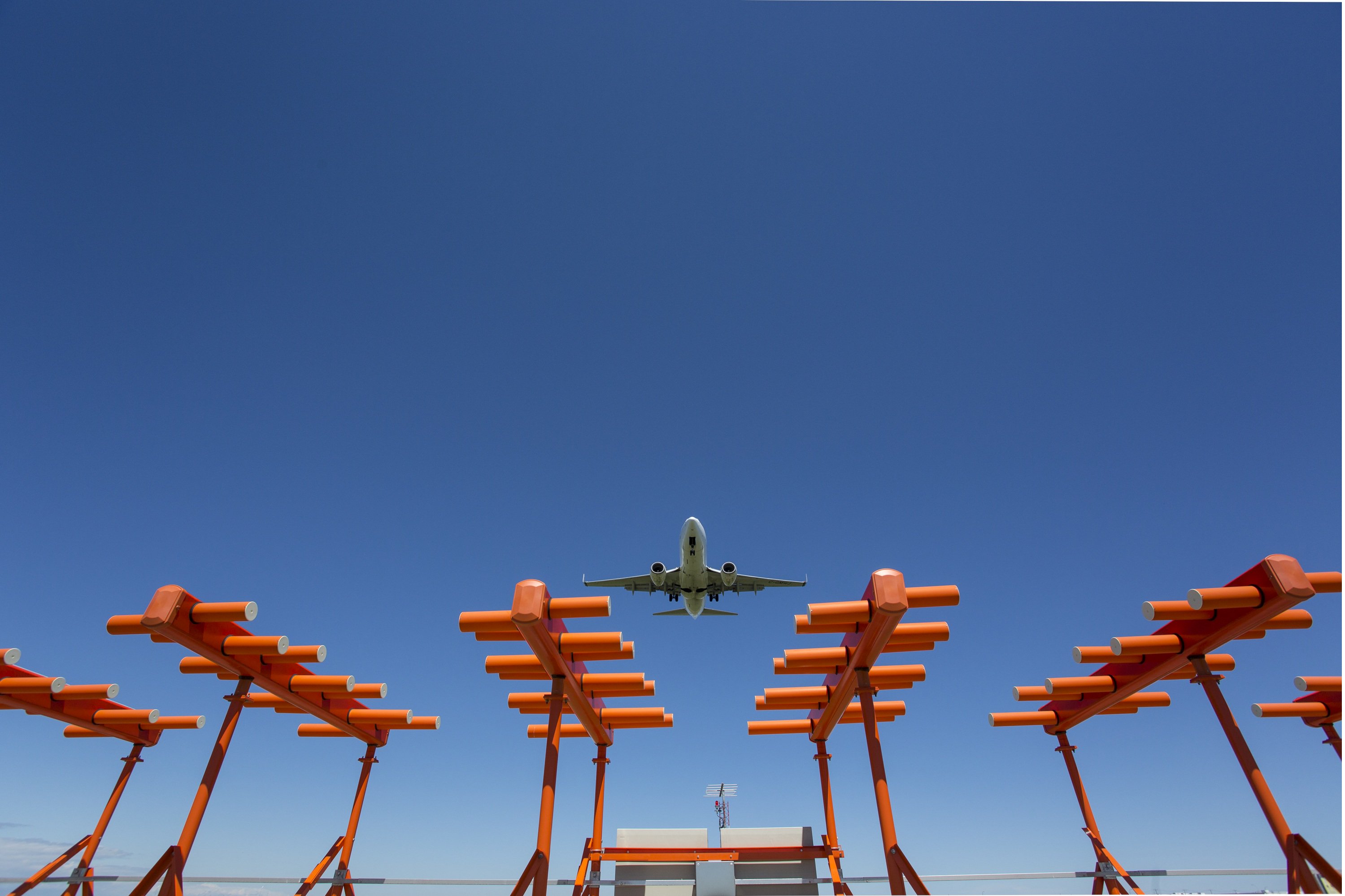 All about Instrument Landing Systems Antennas