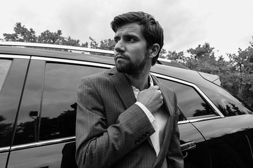 HOW TO FIND THE RIGHT SUIT FOR YOUR BODY TYPE