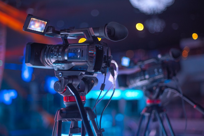 The Advantages of Working with A Video Production Firm for Your Company