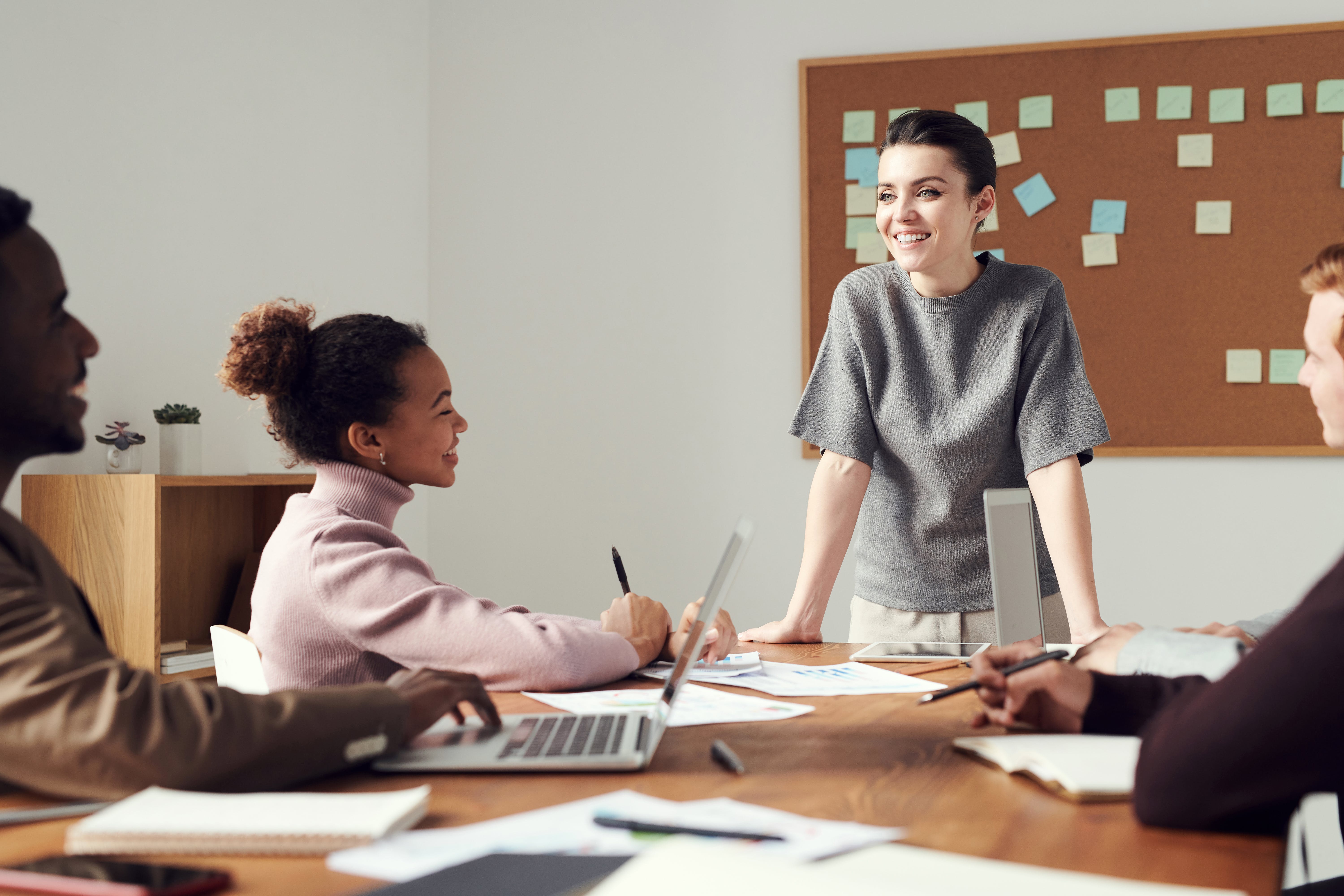 5 Tech-Savvy Ways to Acknowledge and Reward Your Employees