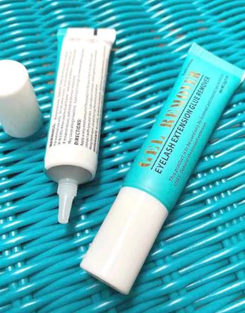 When Applying Eyelash Extensions, Is Formaldehyde Included In The Glue?