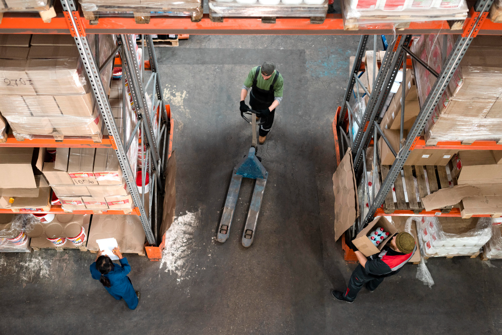  Things to Know Before Choosing Logistics and Distribution Services in UK