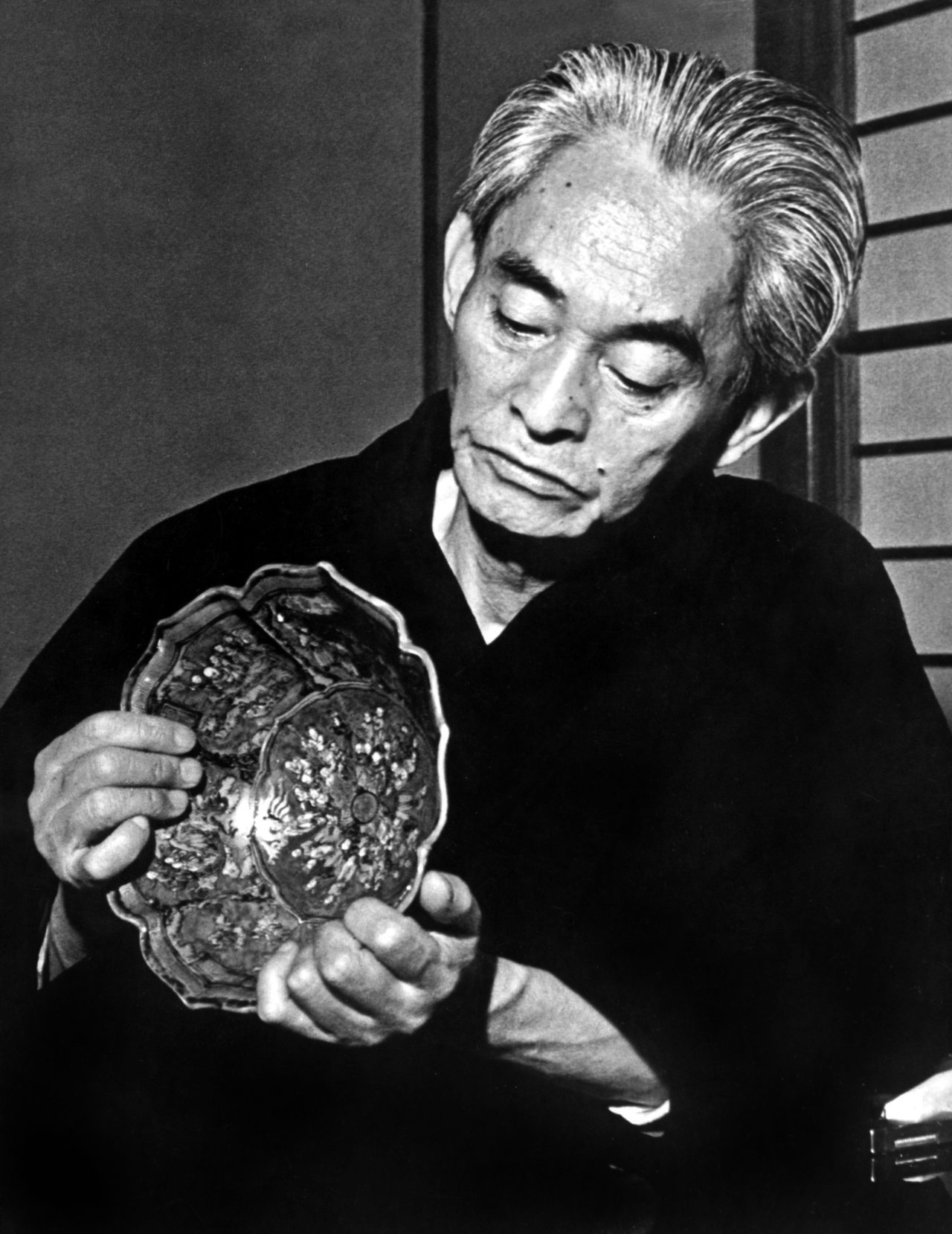 Kawabata Yasunari là ai?