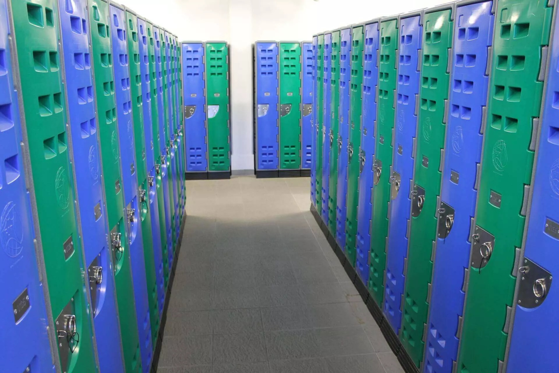 The Importance of Lockers for Employees in Modern Workplaces