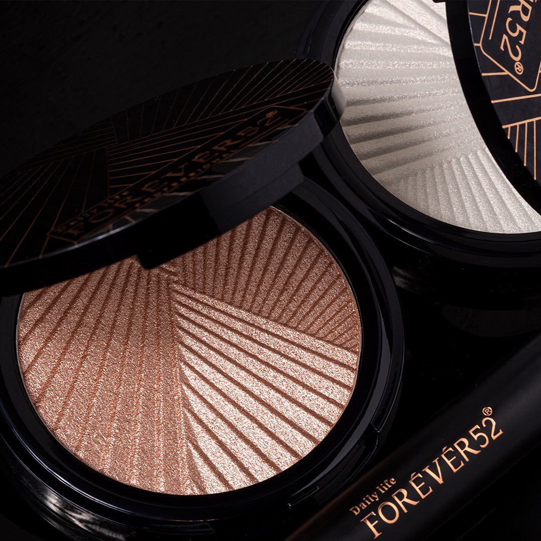 How to Use Highlighters to Make You Look Like a Goddess 