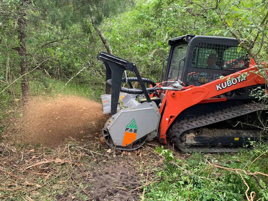 4 Tips for Selecting the Right Land Clearing Service