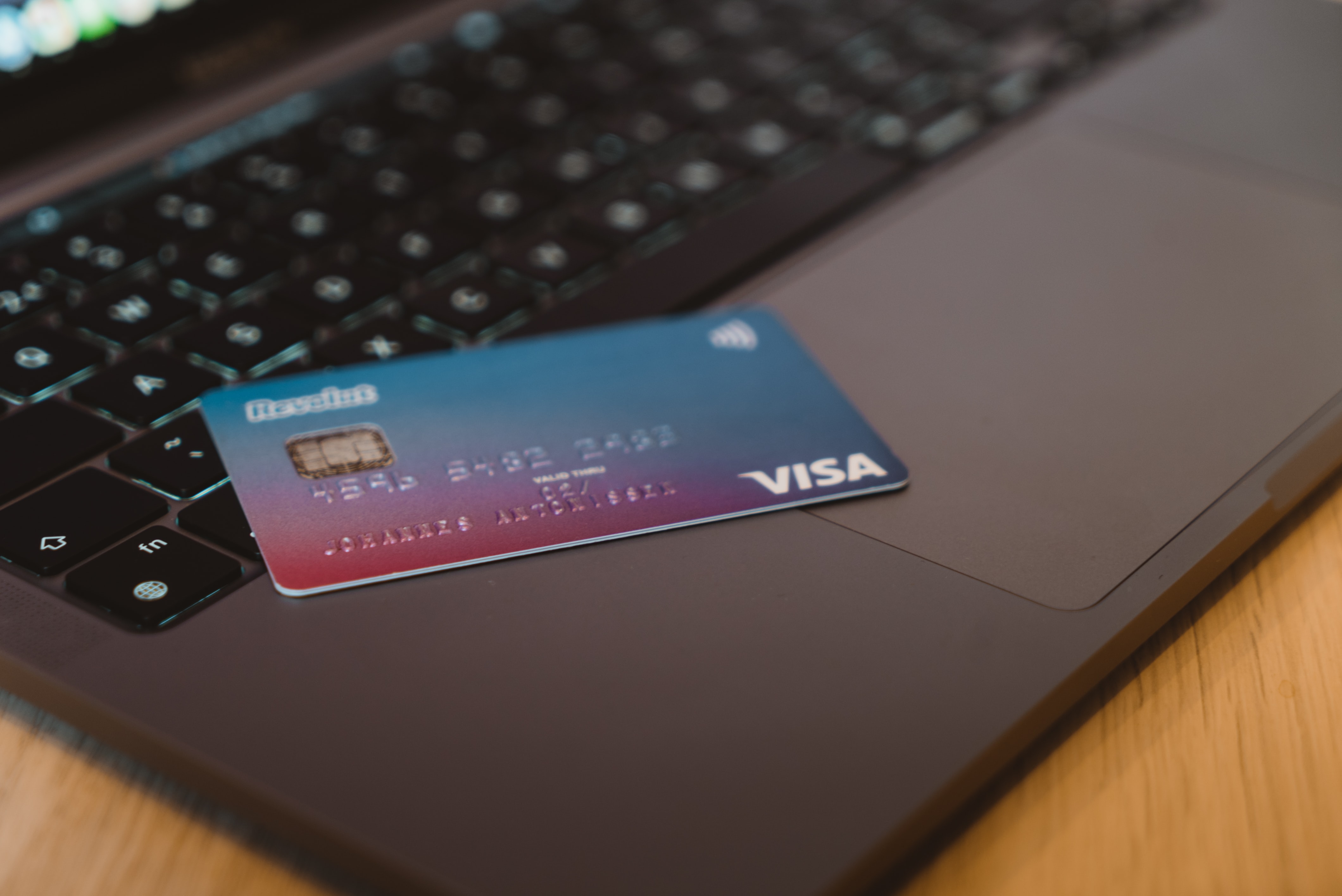 VISA vs MasterCard - Is One Debit Card Better Than the Other?