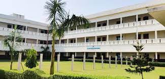 Best Pharmacy College: How To Choose The Right One?