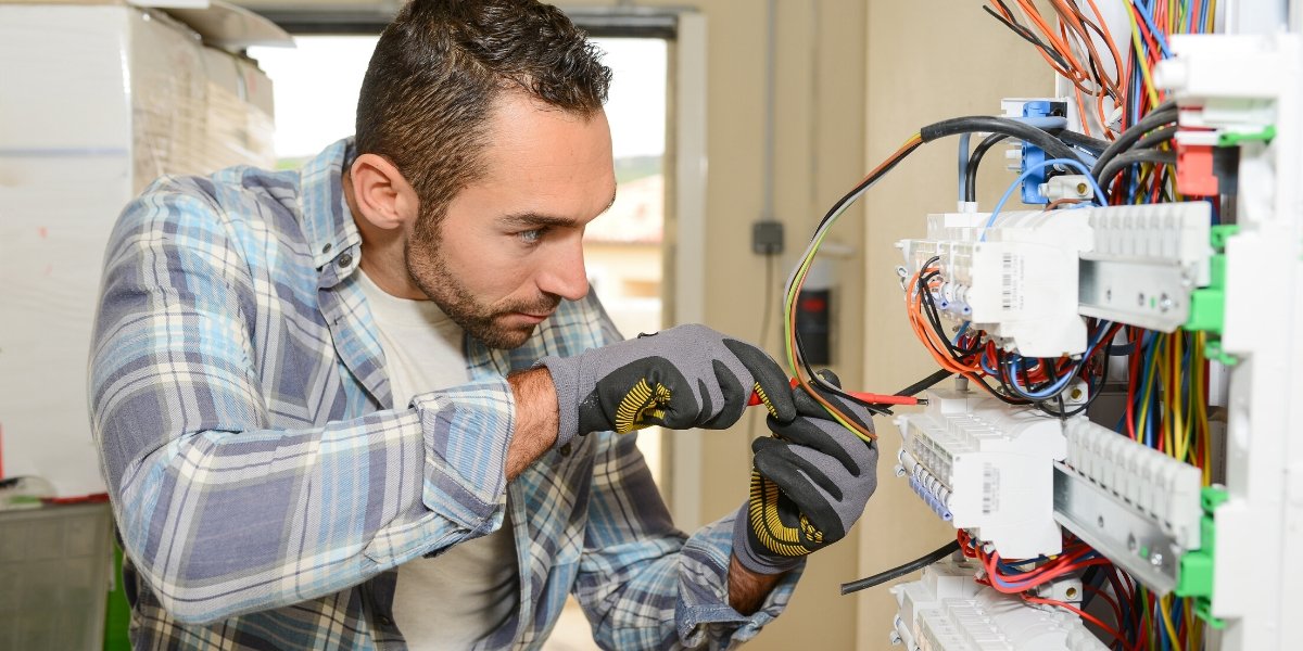 Mistakes To Avoid While Hiring A Commercial Contractor In Palm Beach In 2022.