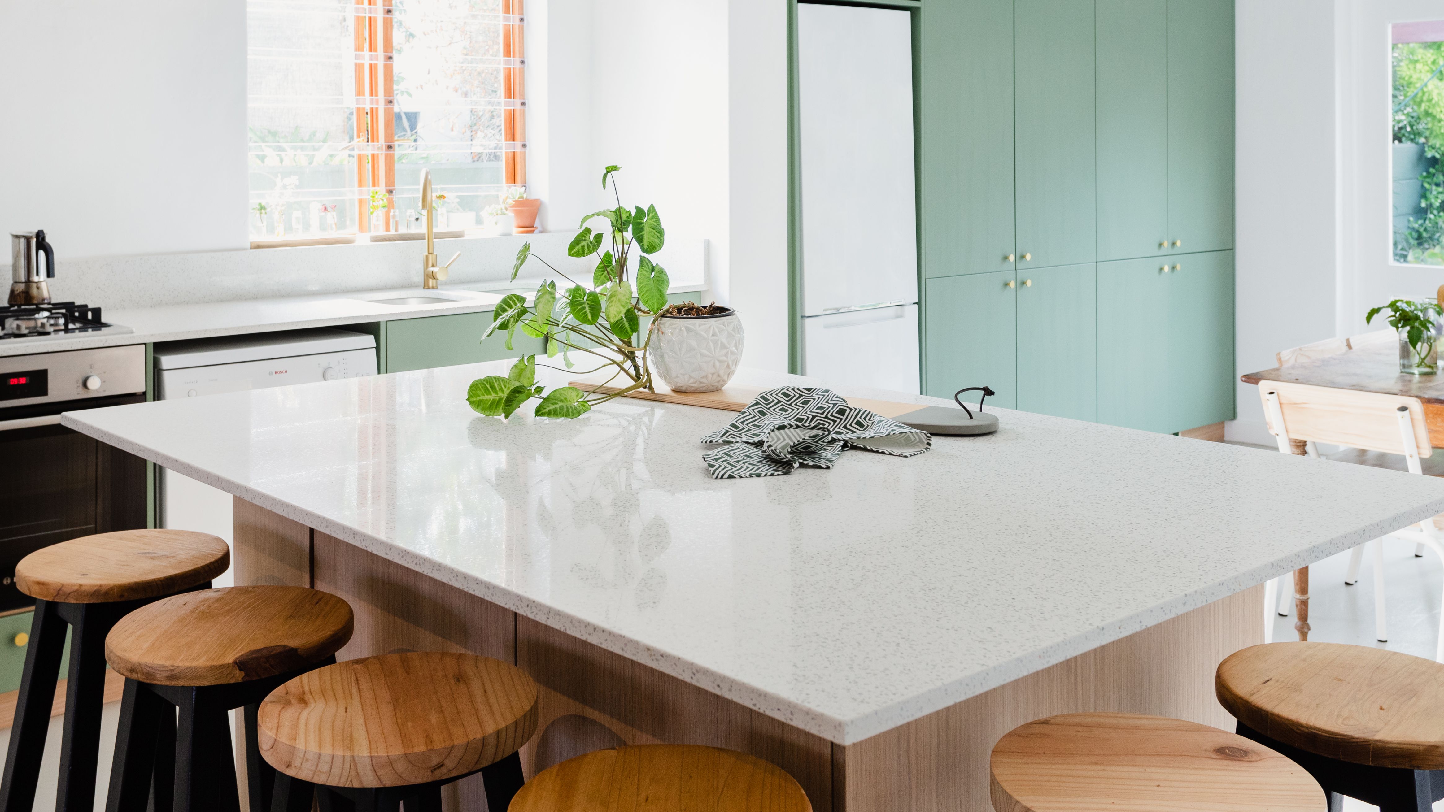Things you should know before buying a quartz worktop