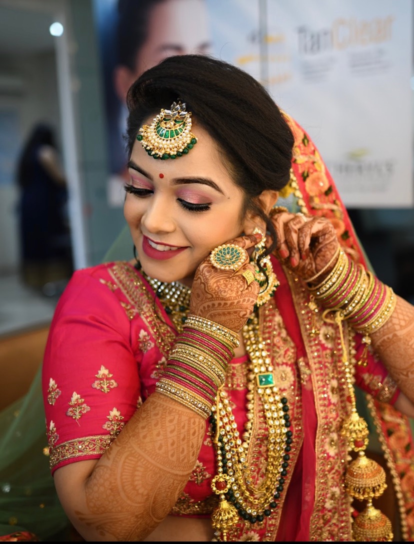 Why Hiring a Professional Bridal Makeup Artist In Bhubaneswar Is A Must?