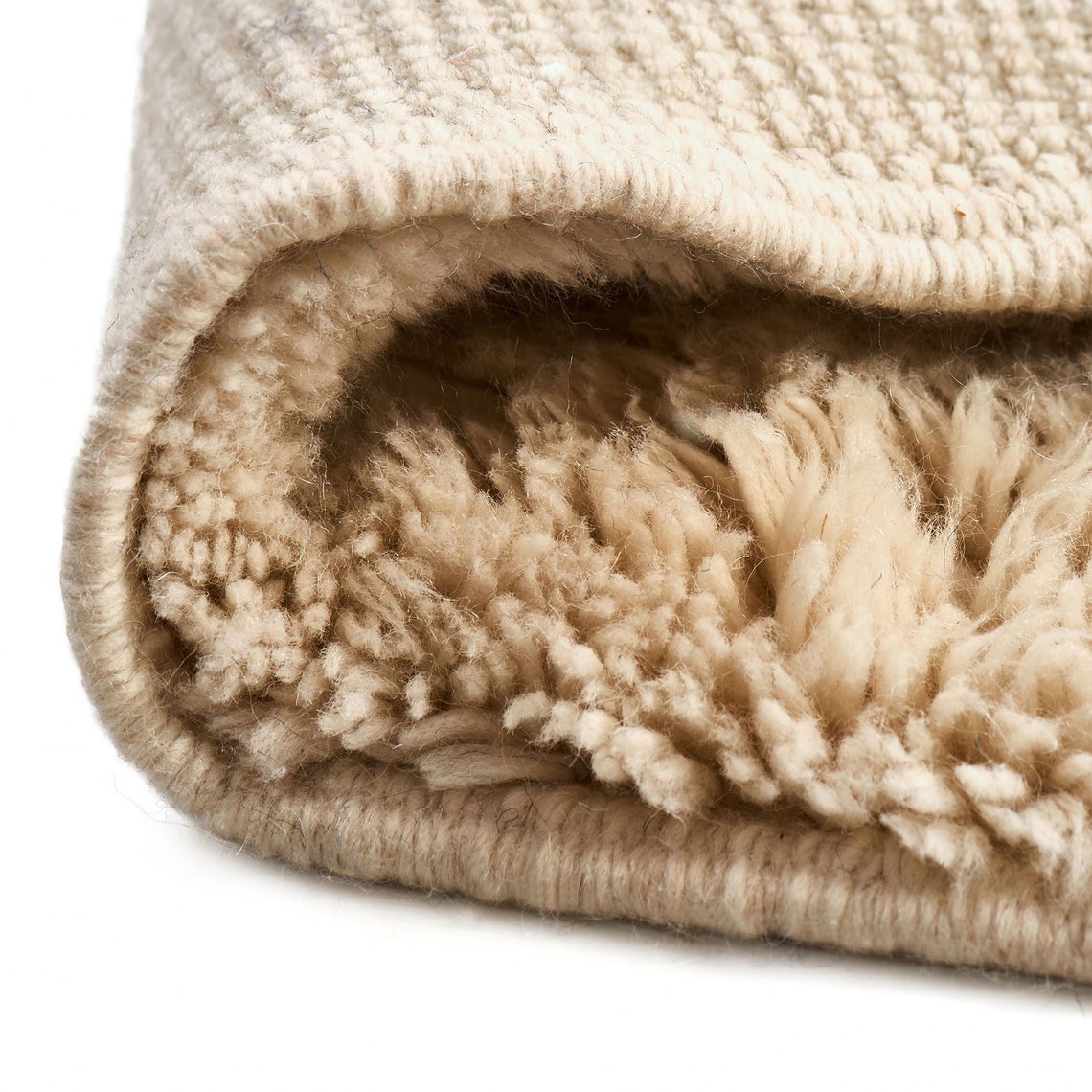Why and how to choose a Berber wool rug?